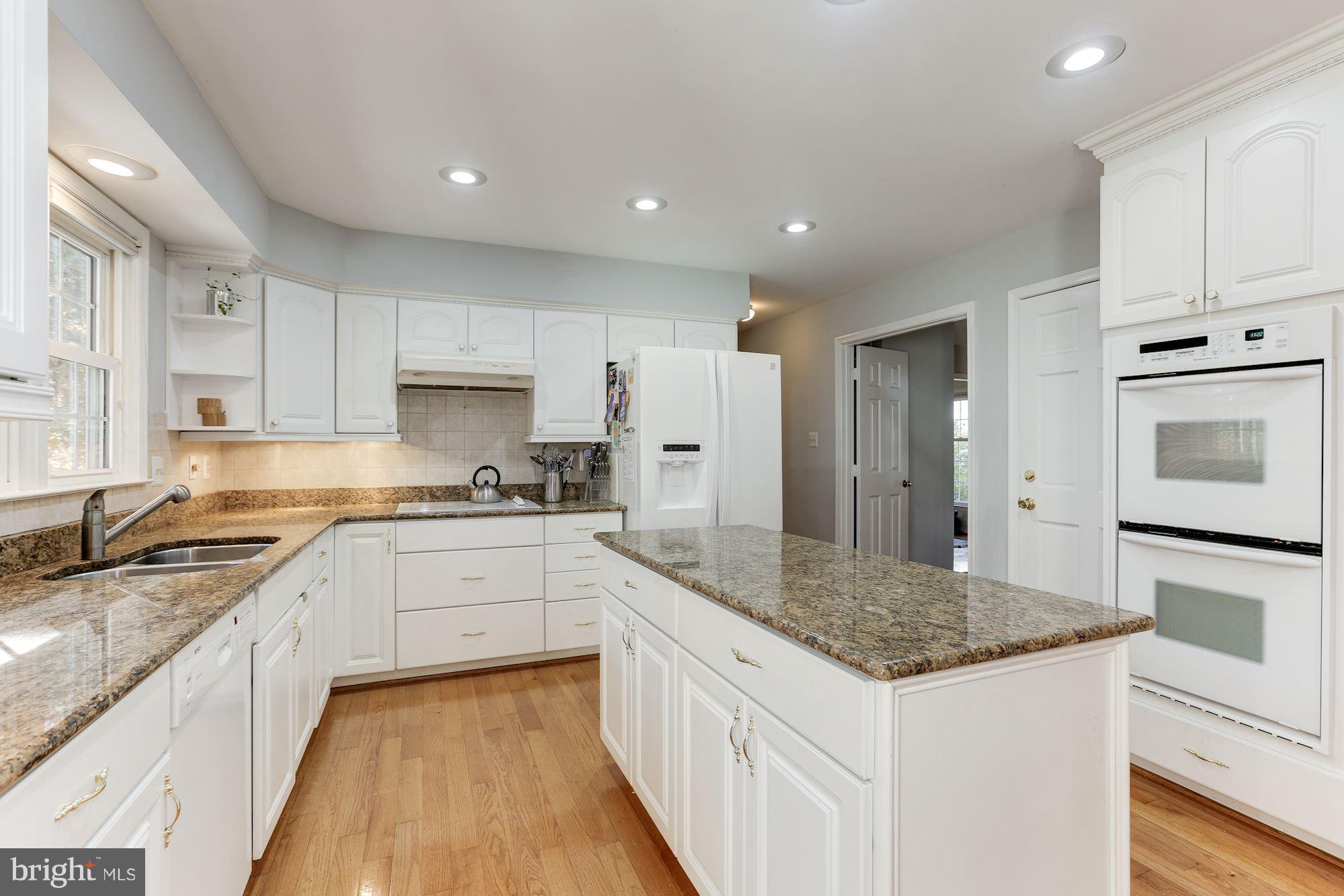 ENVIRONS - Residential