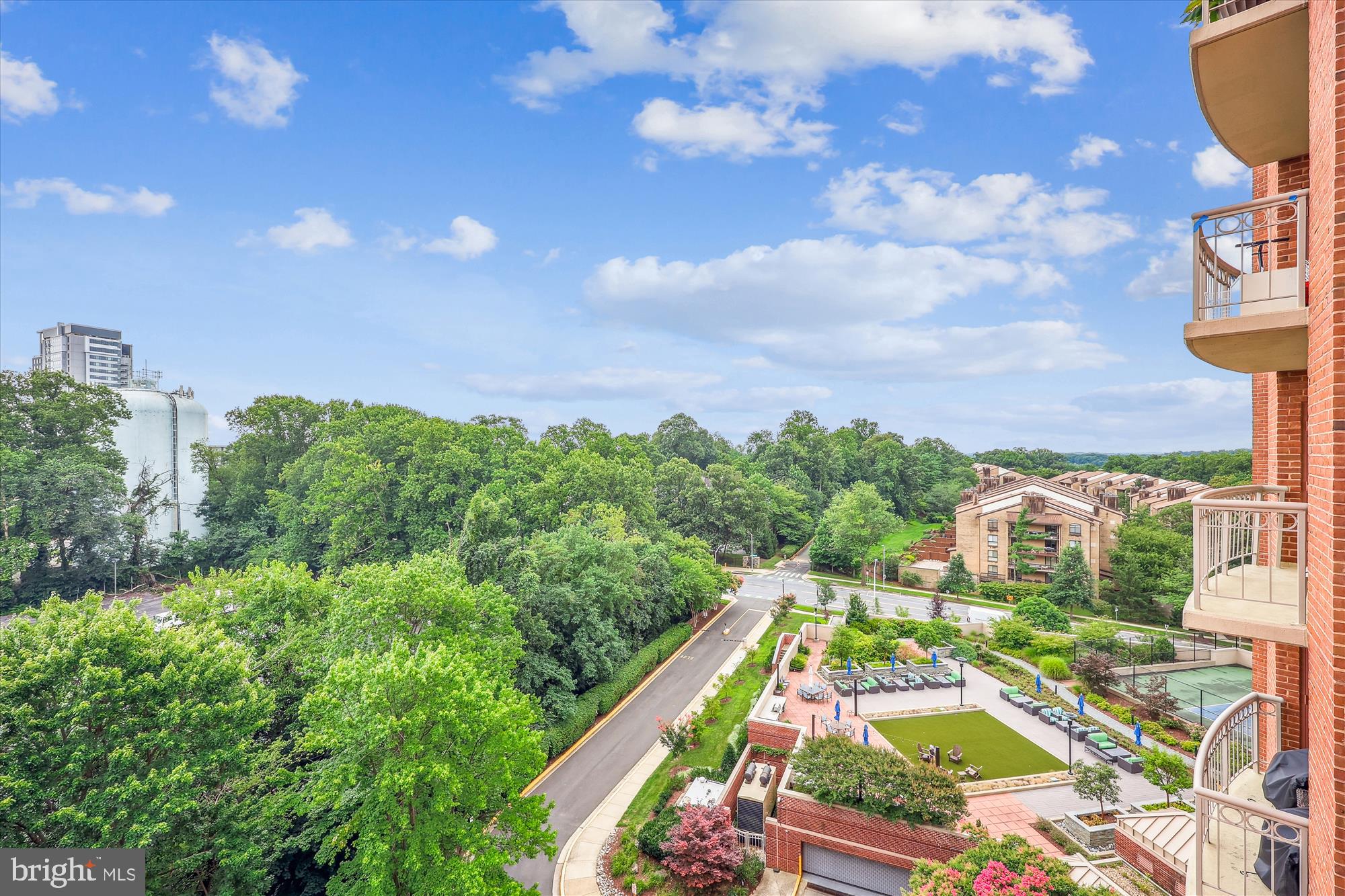 FALLSWOOD - Residential