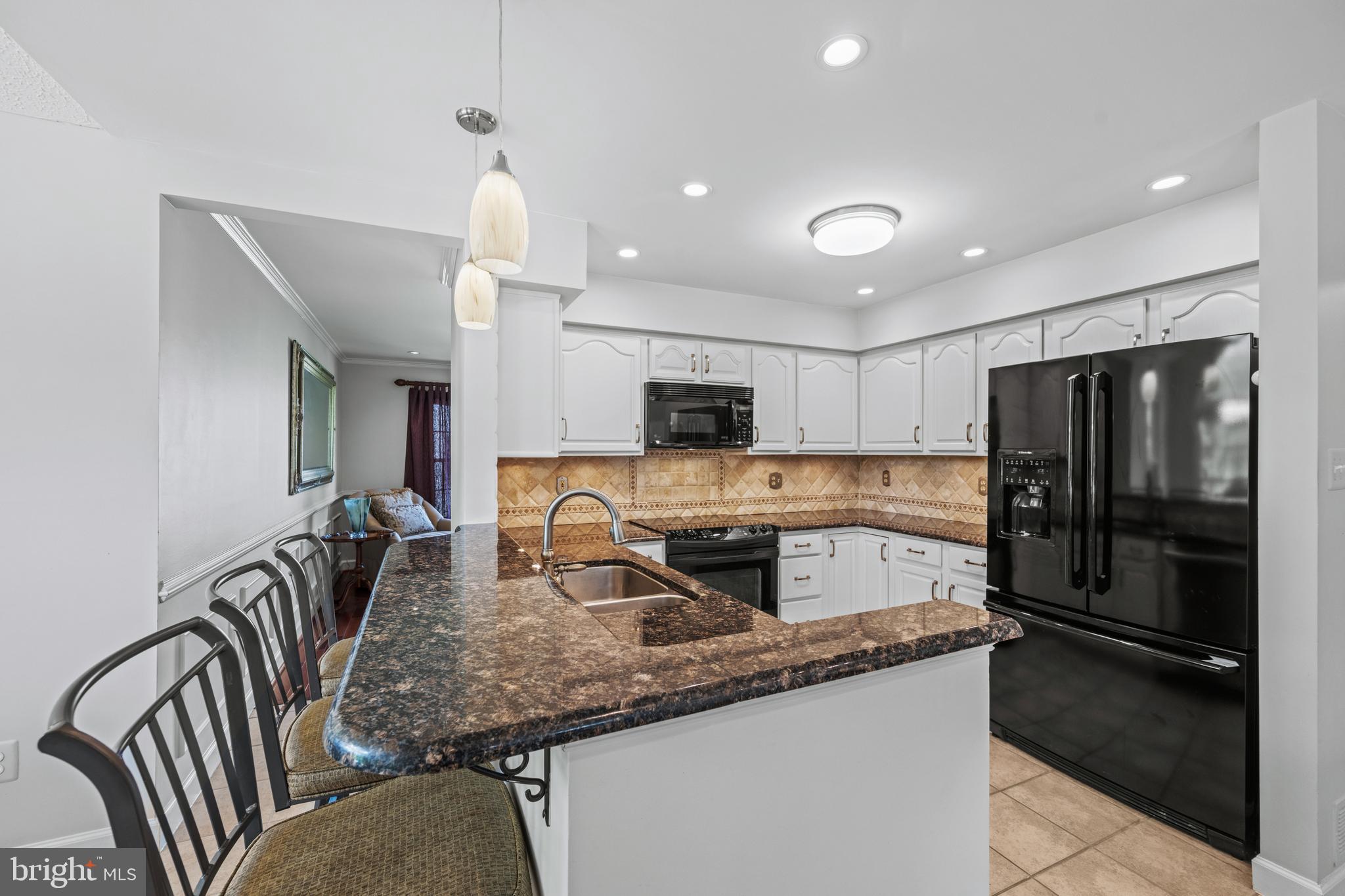 ROCKBURN TOWNSHP - Residential