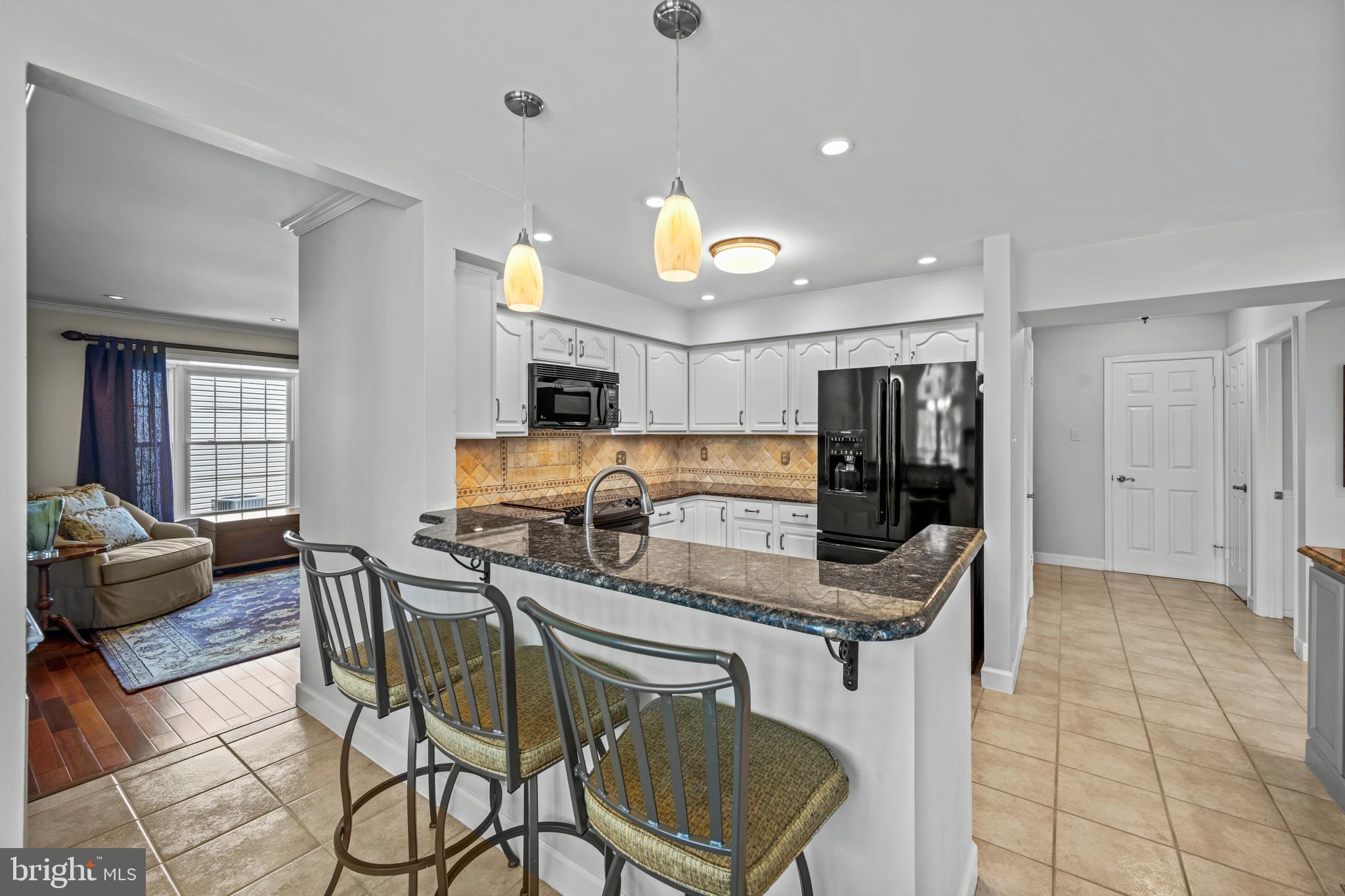 ROCKBURN TOWNSHP - Residential