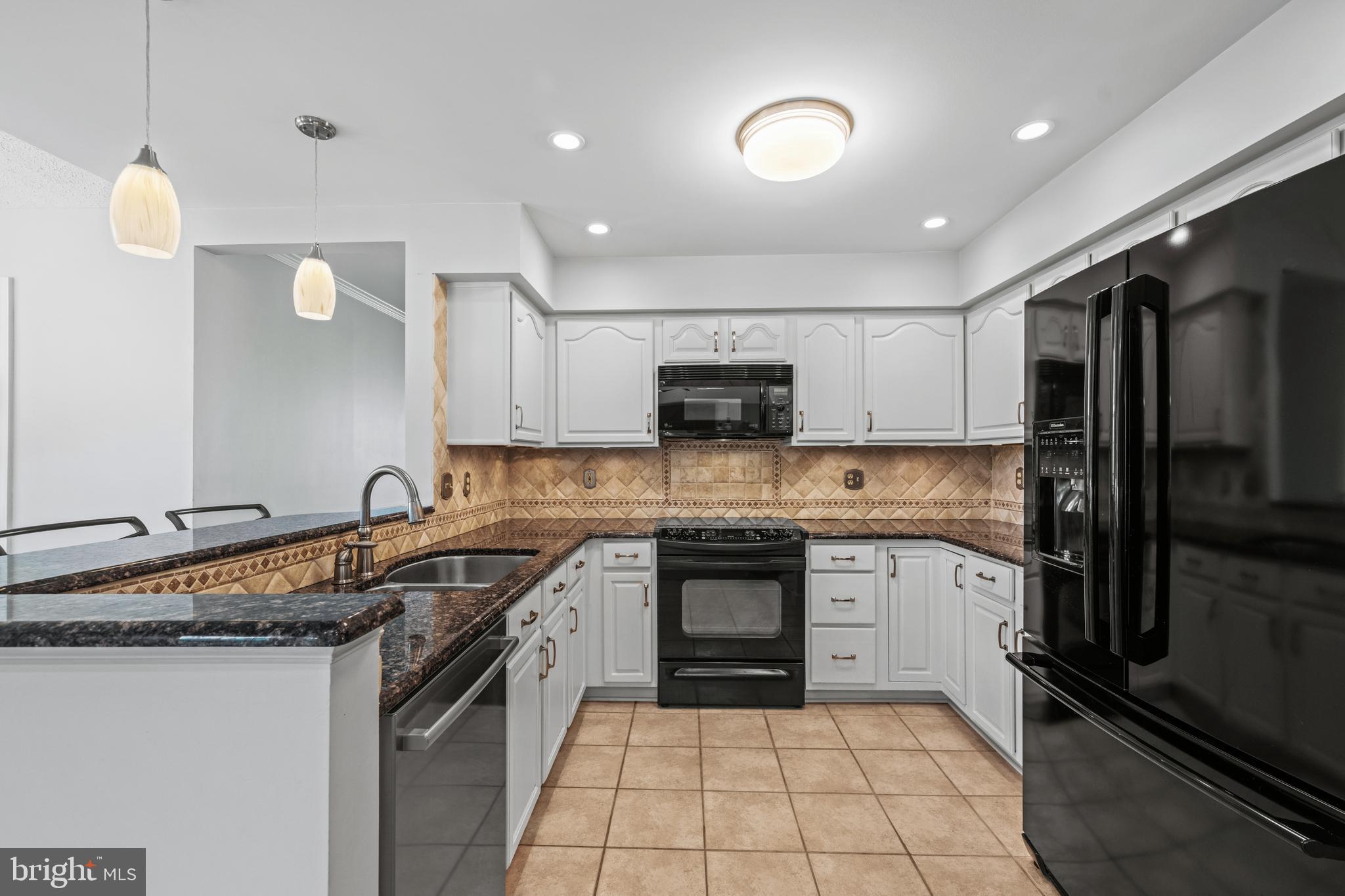 ROCKBURN TOWNSHP - Residential