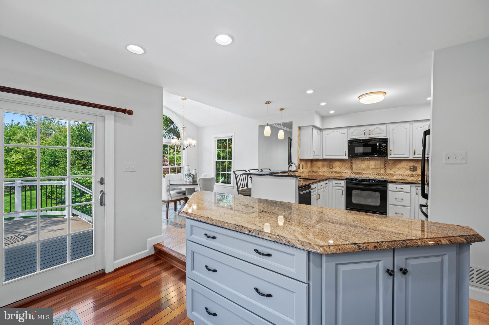 ROCKBURN TOWNSHP - Residential