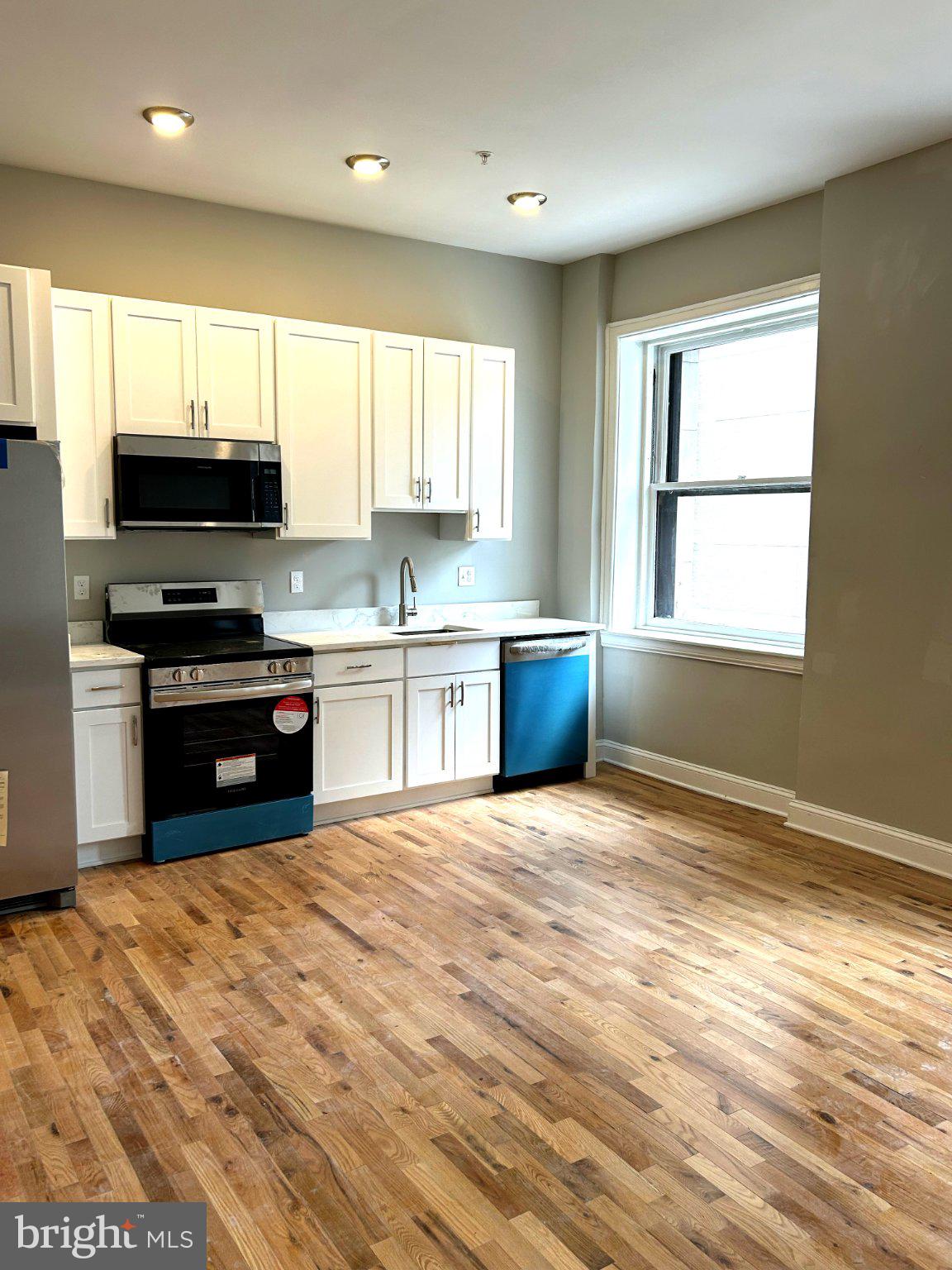 100 W LEXINGTON STREET 502