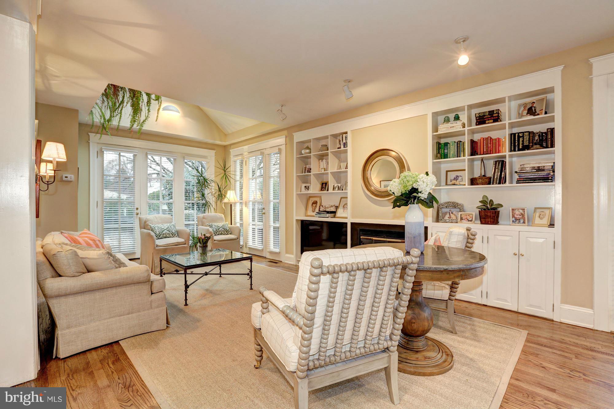 CHEVY CHASE - Residential