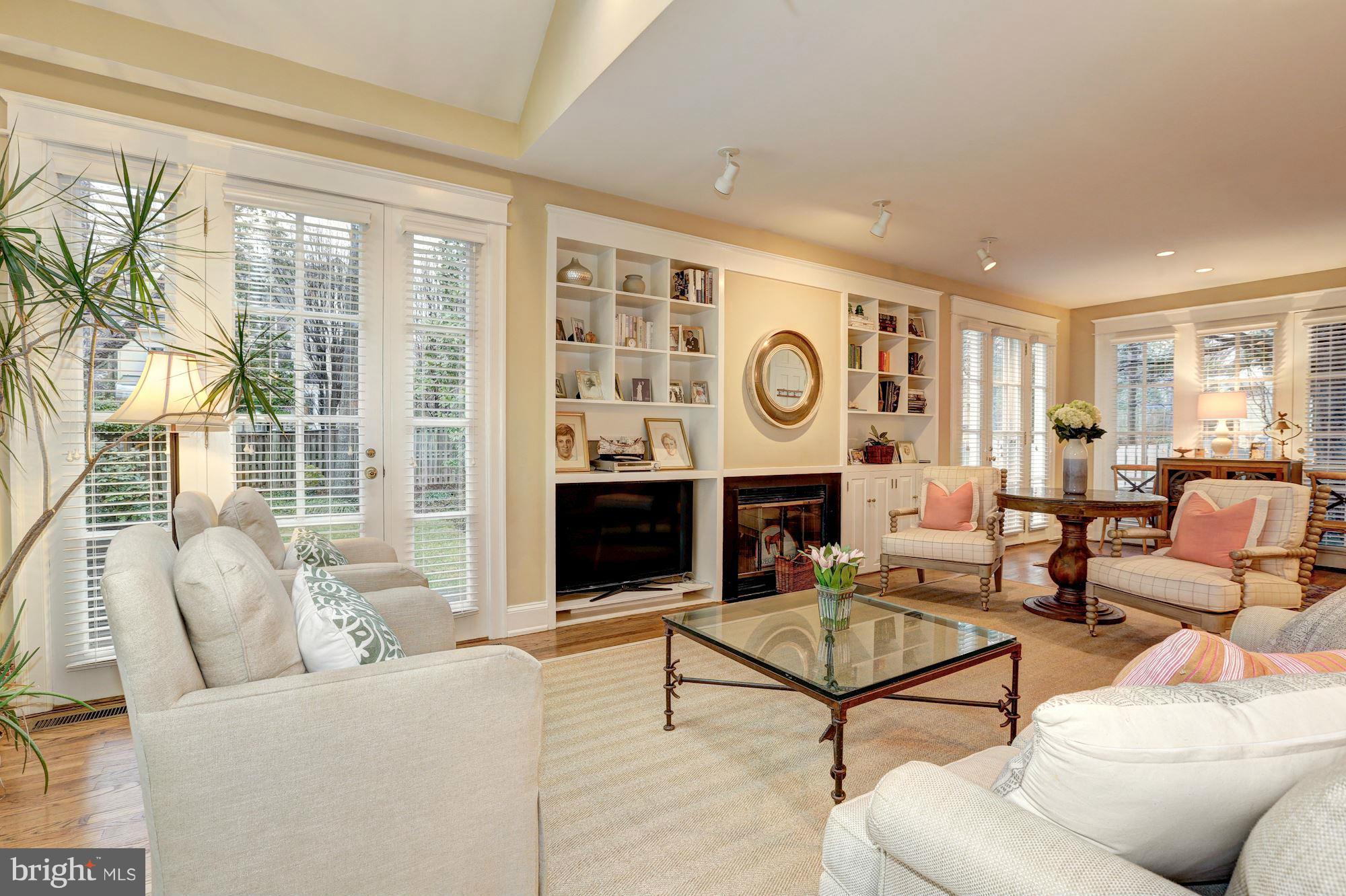 CHEVY CHASE - Residential