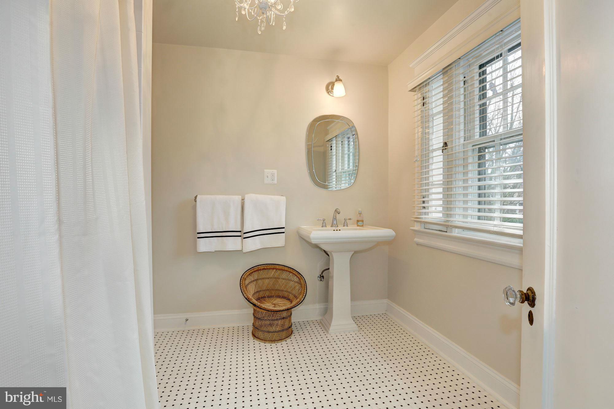 CHEVY CHASE - Residential