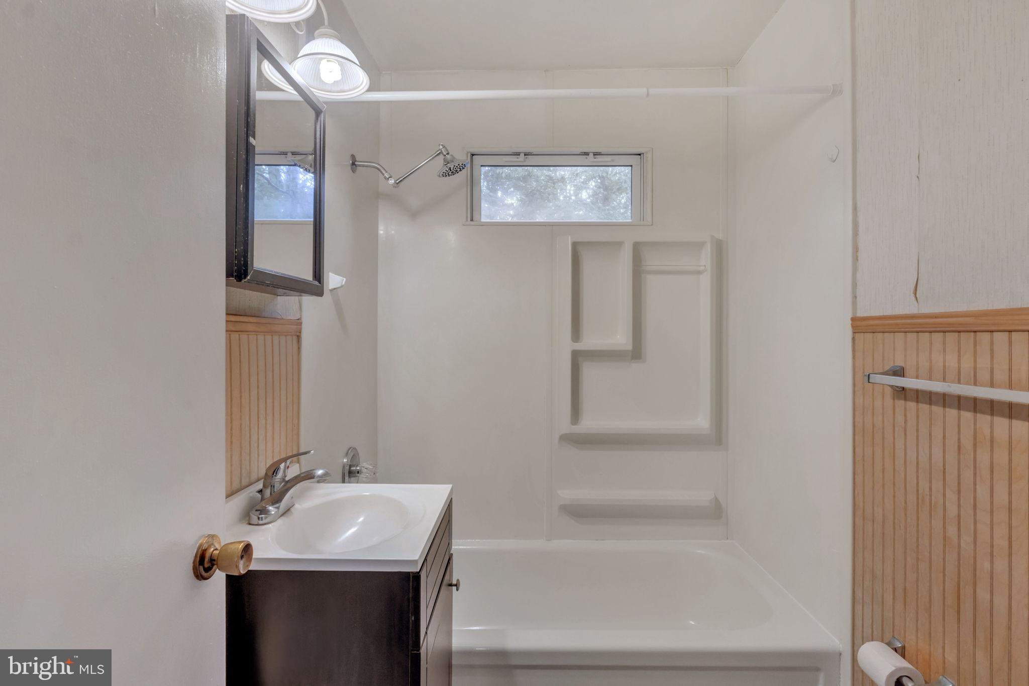 BLUE RIDGE SHORES - Residential Lease