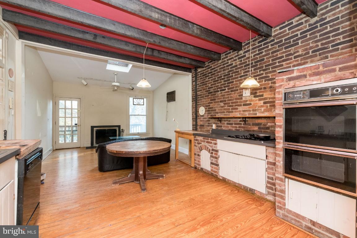 OLD HOMELAND - Residential