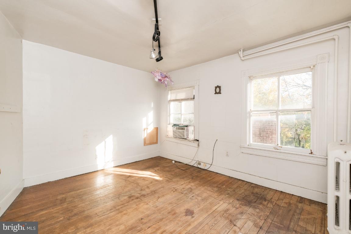 OLD HOMELAND - Residential