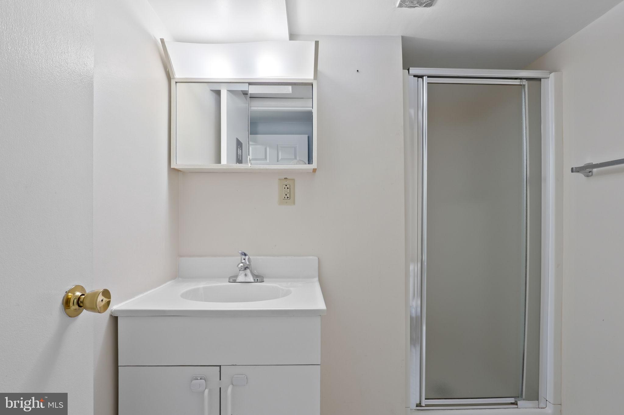 SHANNON STATION - Residential Lease