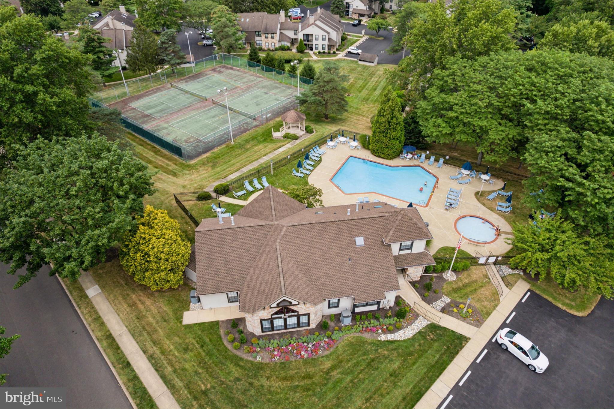 HAMPTON GREENS - Residential