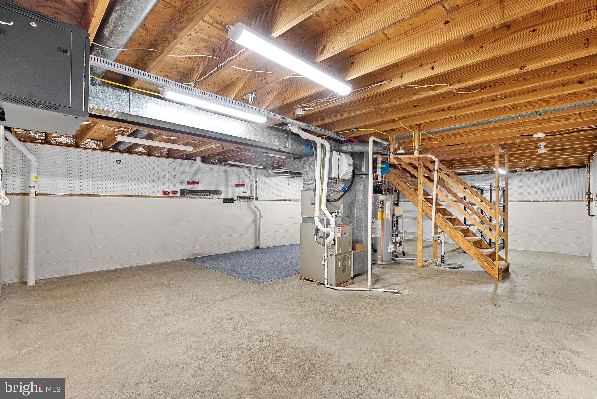 FAIRFAX CLUB ESTATES - Residential