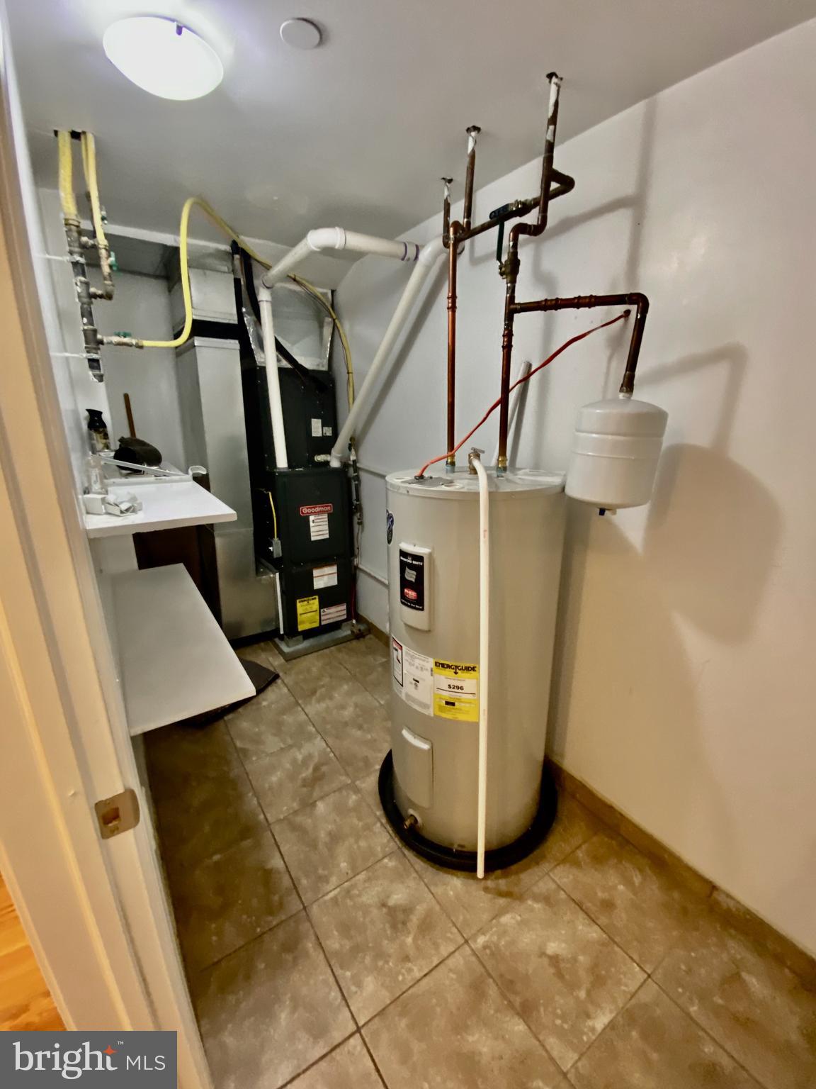 WASHINGTON SQ WEST - Residential Lease