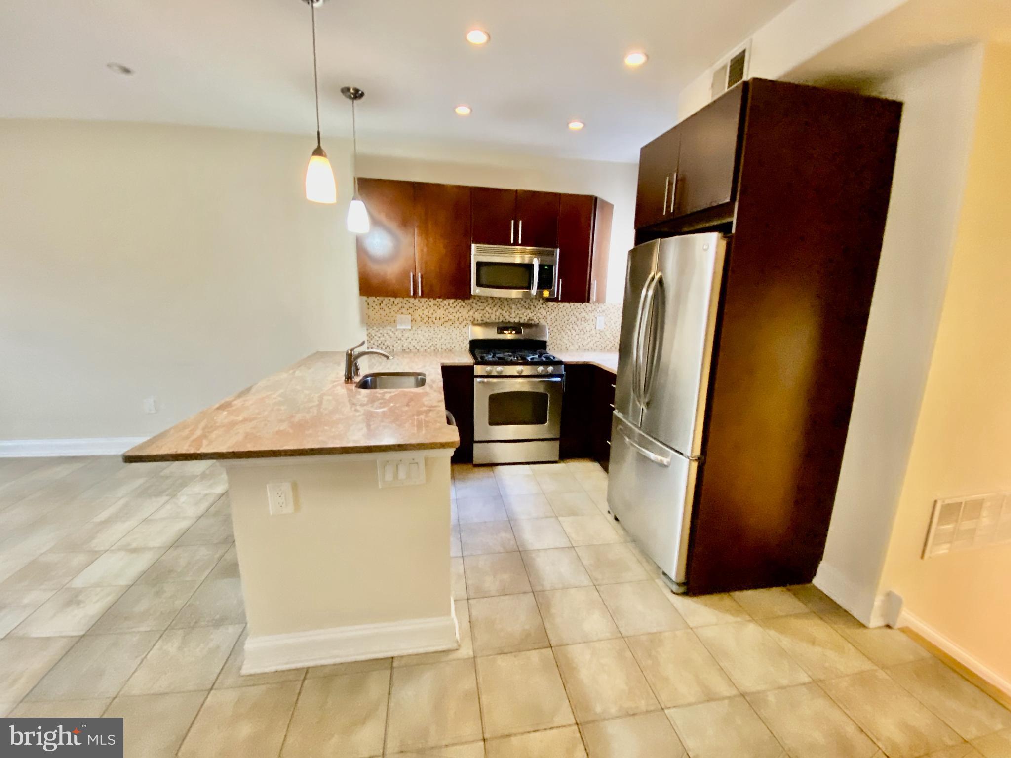 WASHINGTON SQ WEST - Residential Lease