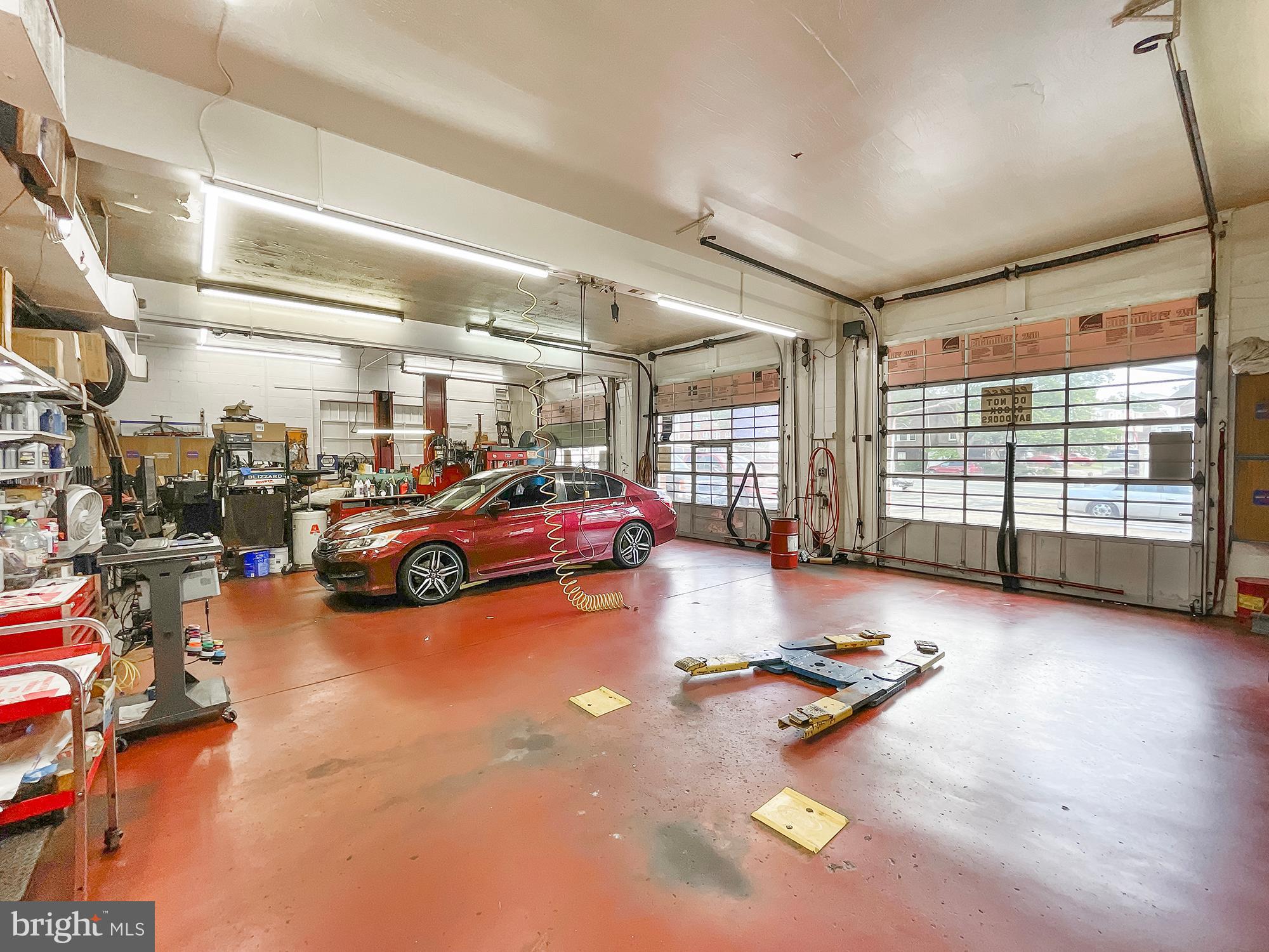 OGONTZ - Commercial Sale