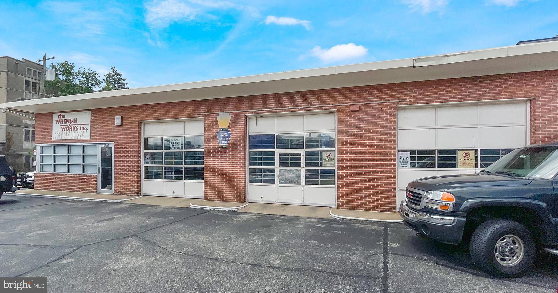 OGONTZ - Commercial Sale