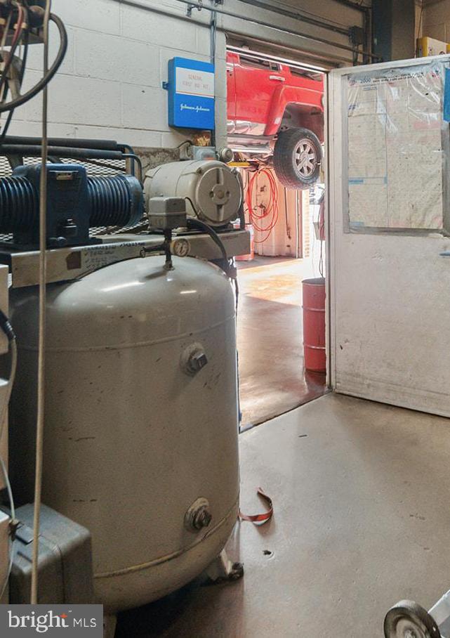 OGONTZ - Commercial Sale