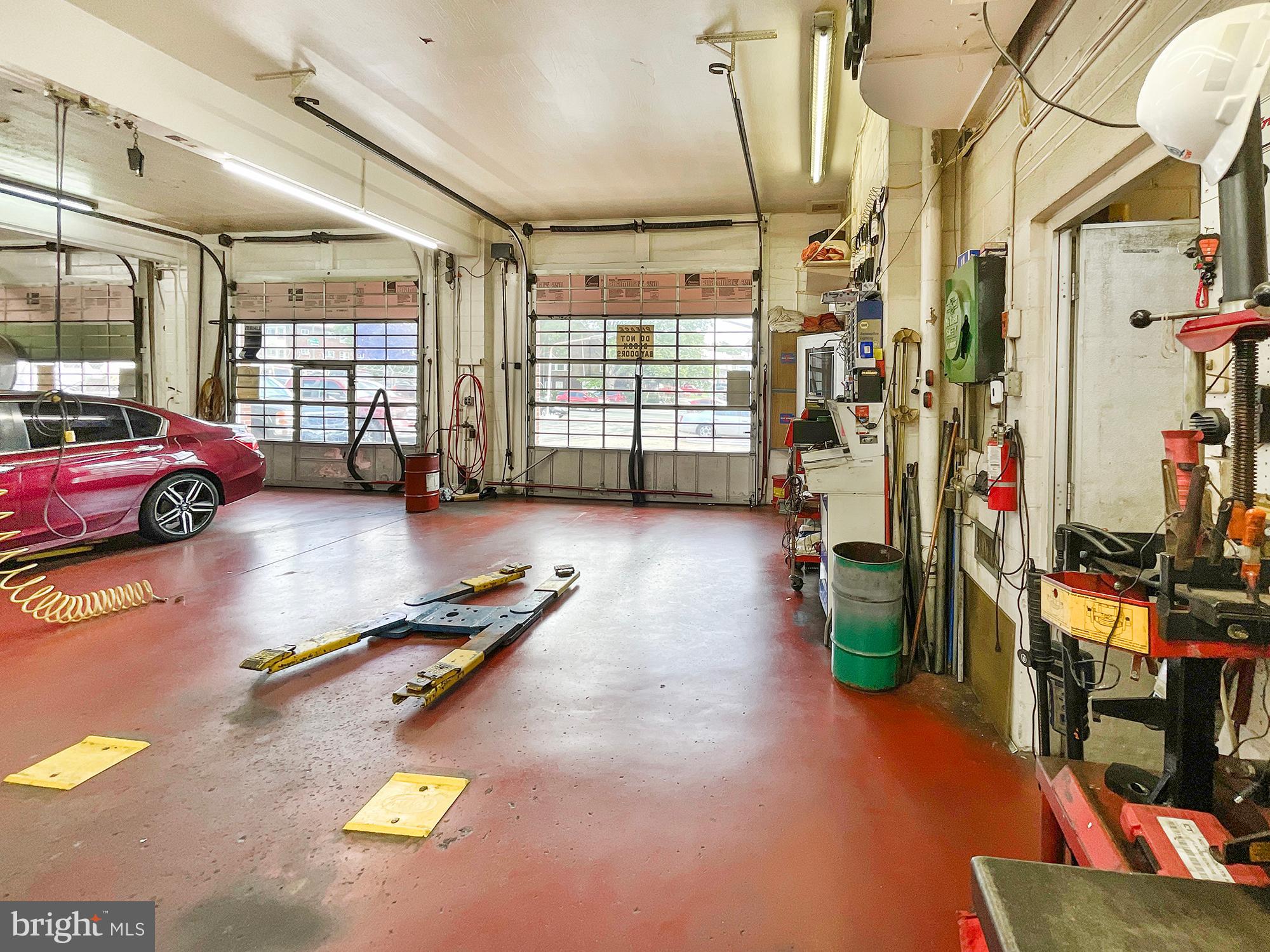 OGONTZ - Commercial Sale