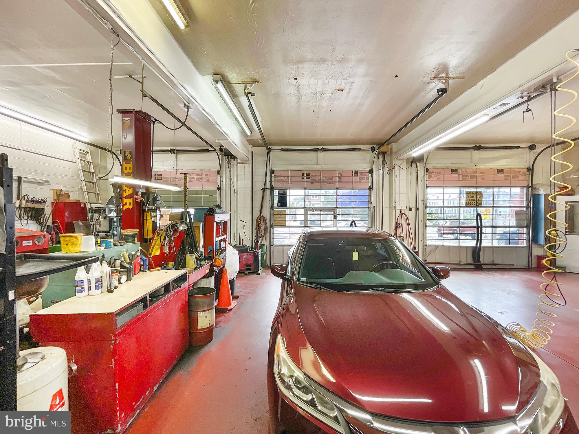 OGONTZ - Commercial Sale