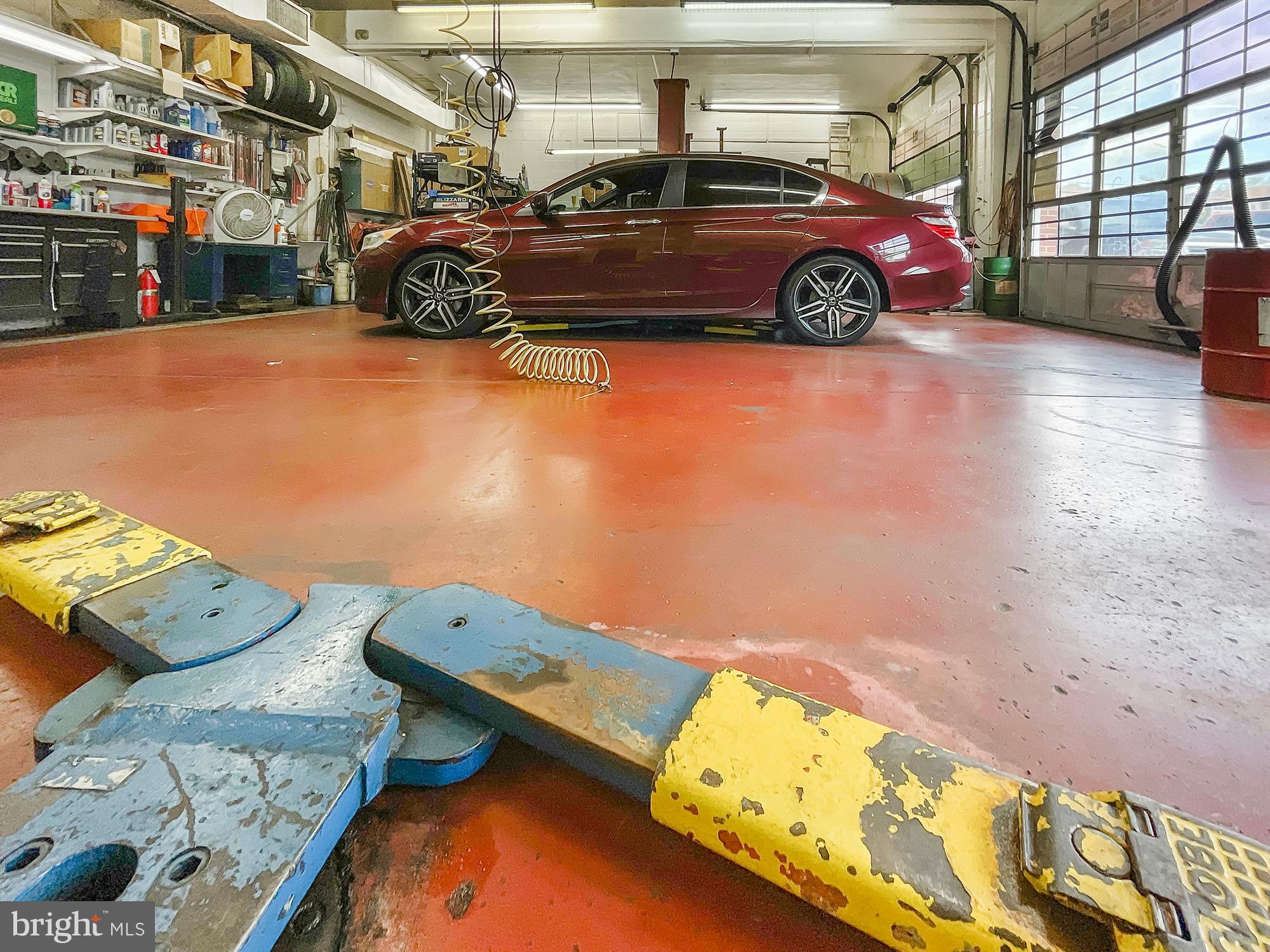 OGONTZ - Commercial Sale