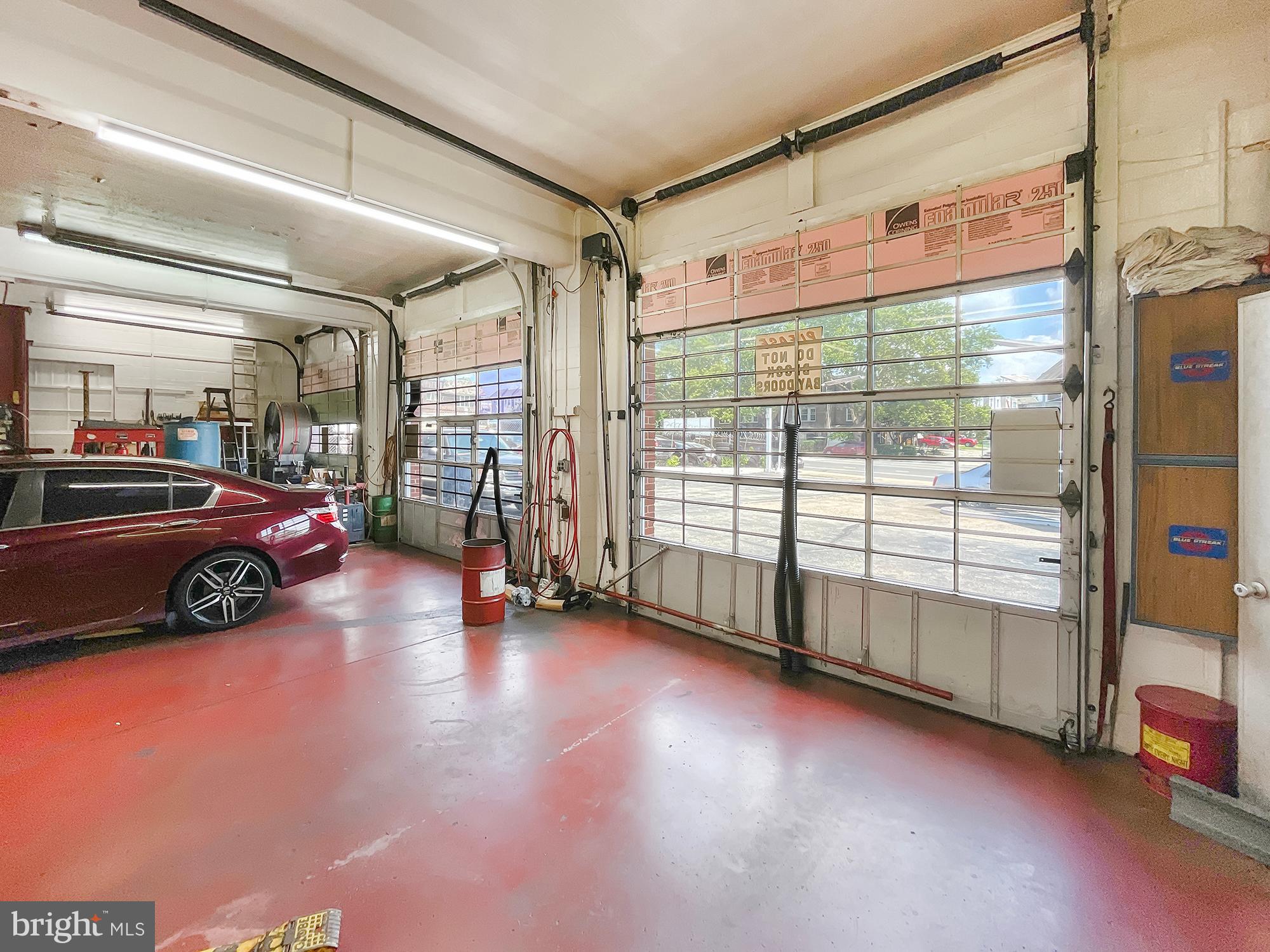 OGONTZ - Commercial Sale