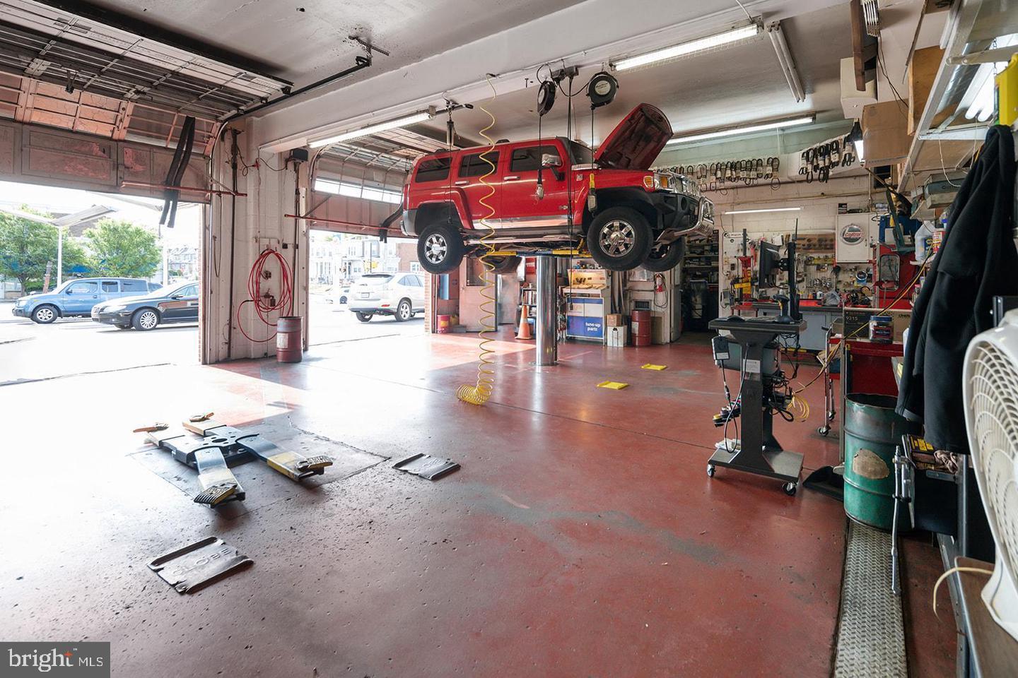 OGONTZ - Commercial Sale