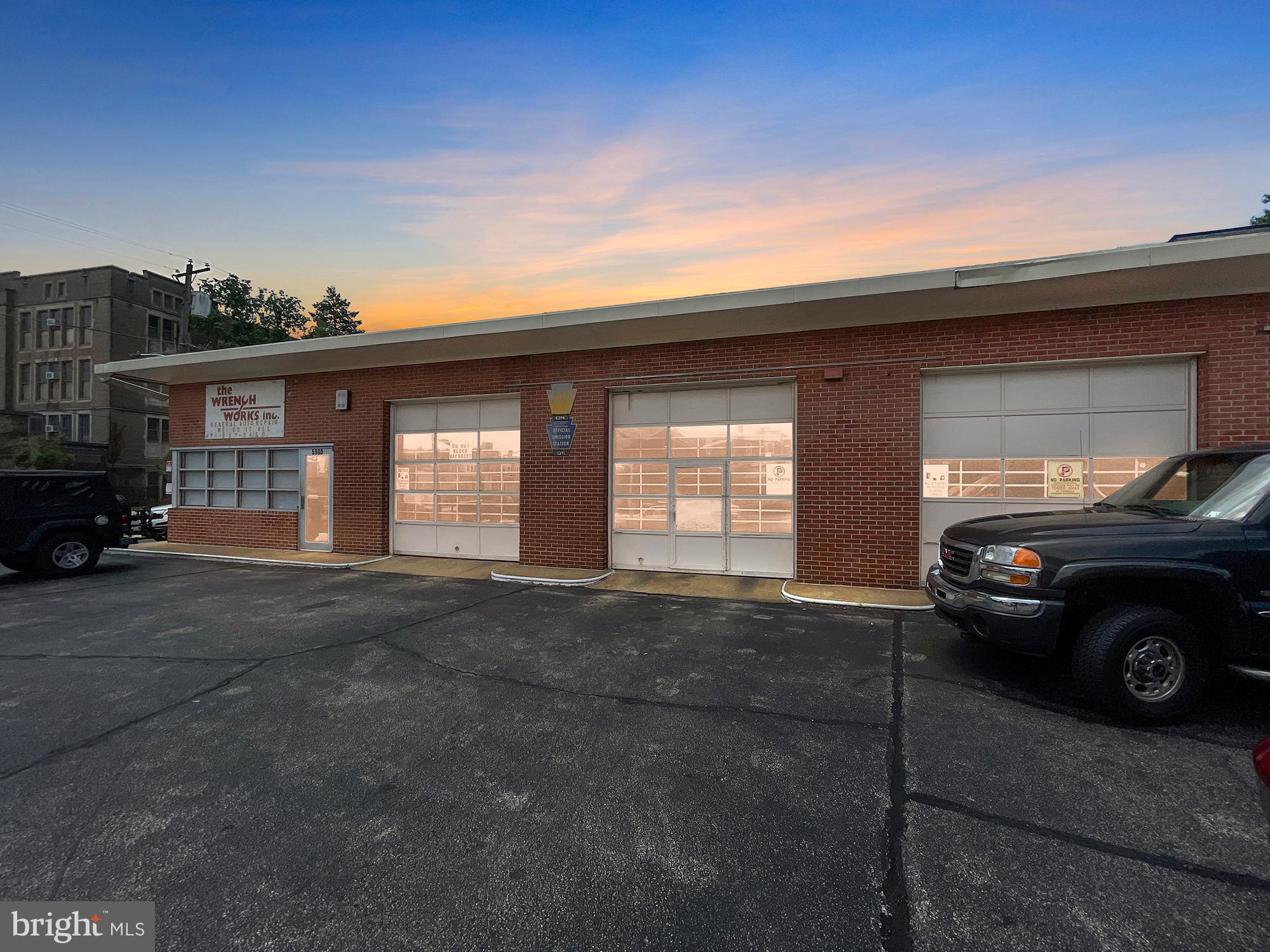 OGONTZ - Commercial Sale