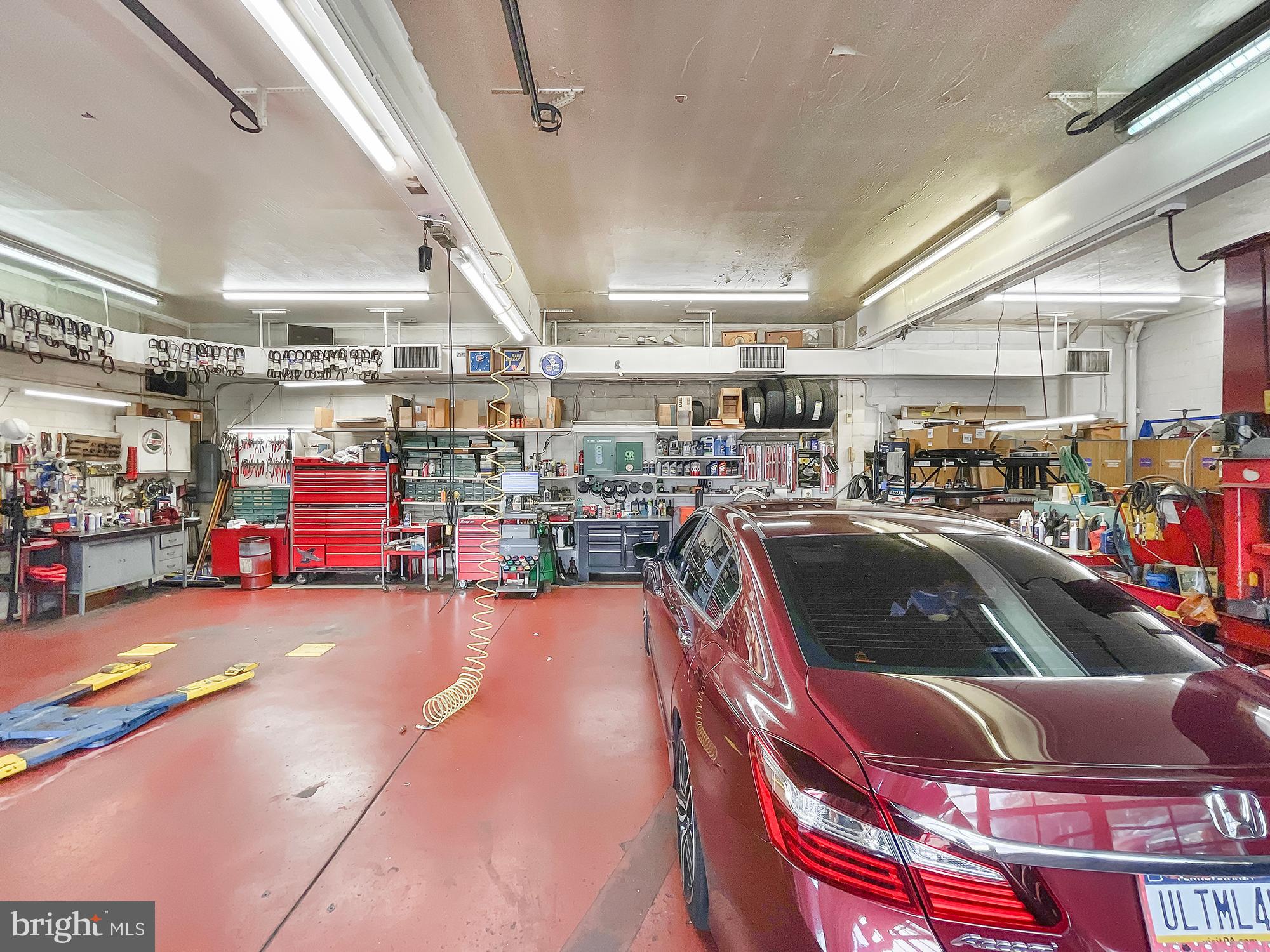 OGONTZ - Commercial Sale