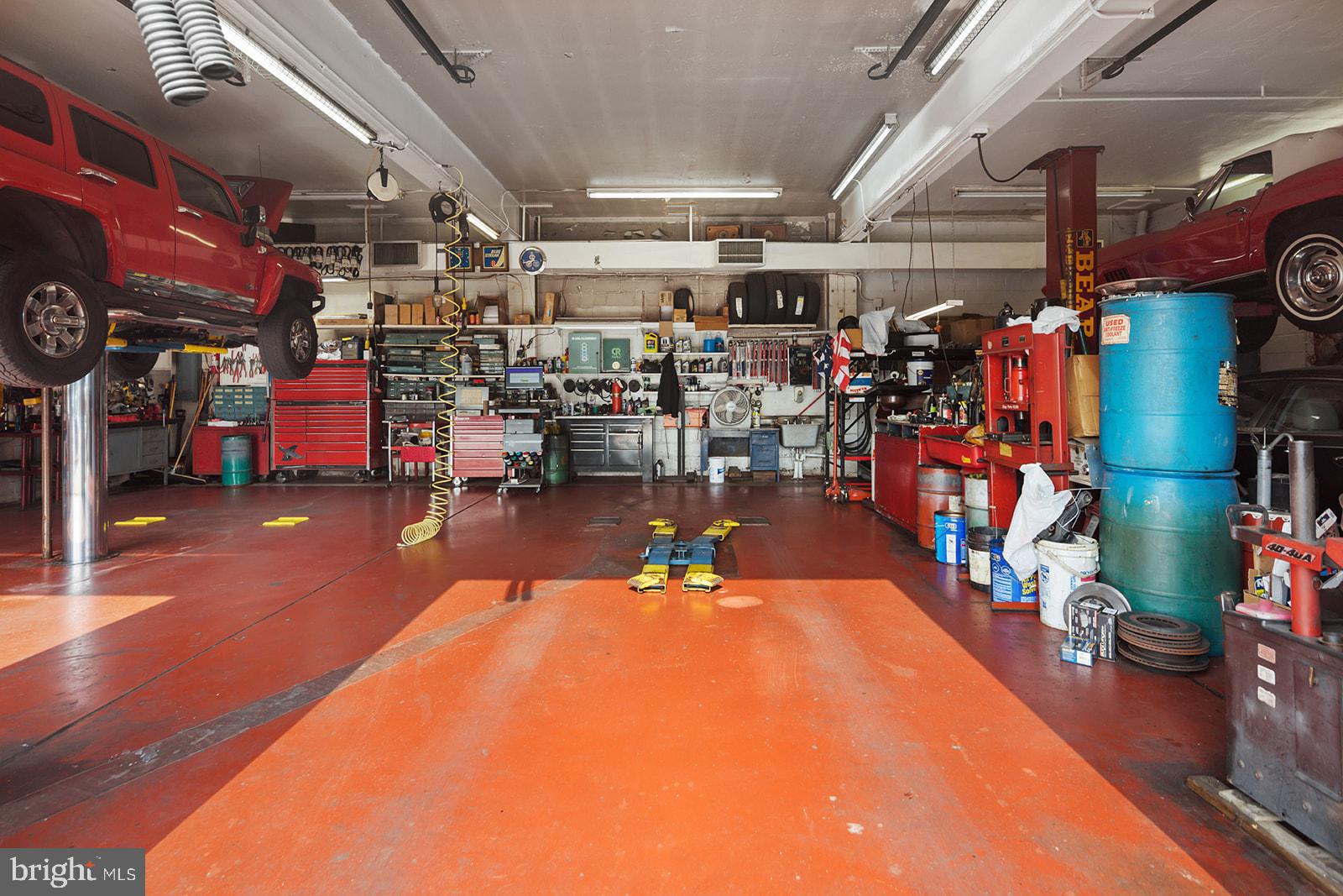 OGONTZ - Commercial Sale