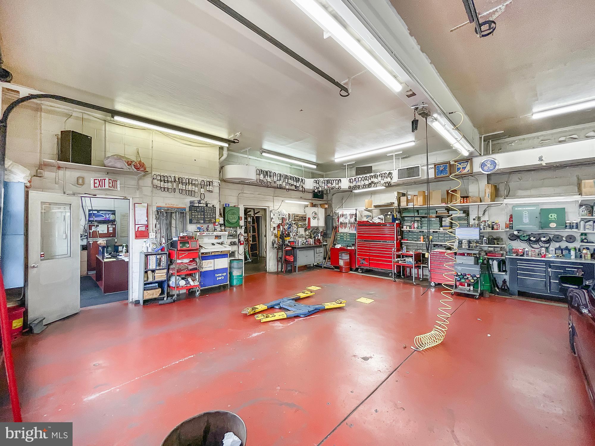 OGONTZ - Commercial Sale