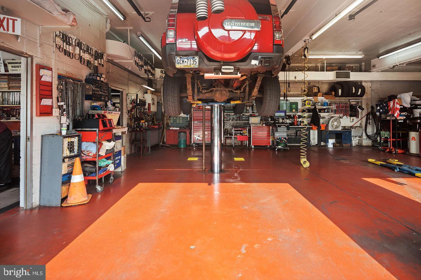 OGONTZ - Commercial Sale