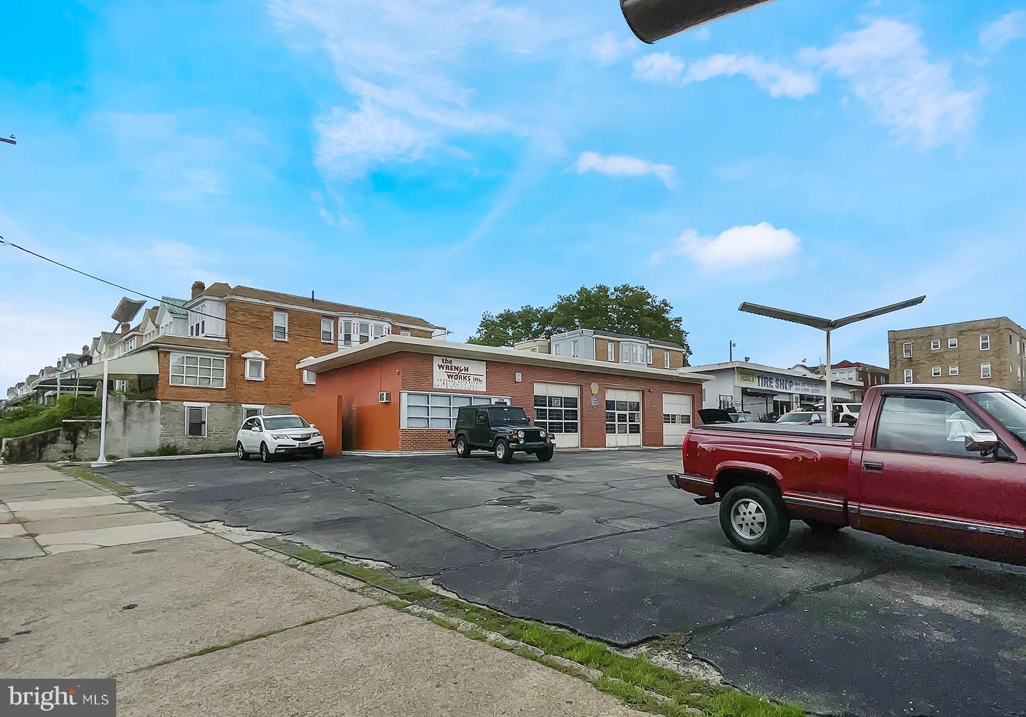 OGONTZ - Commercial Sale