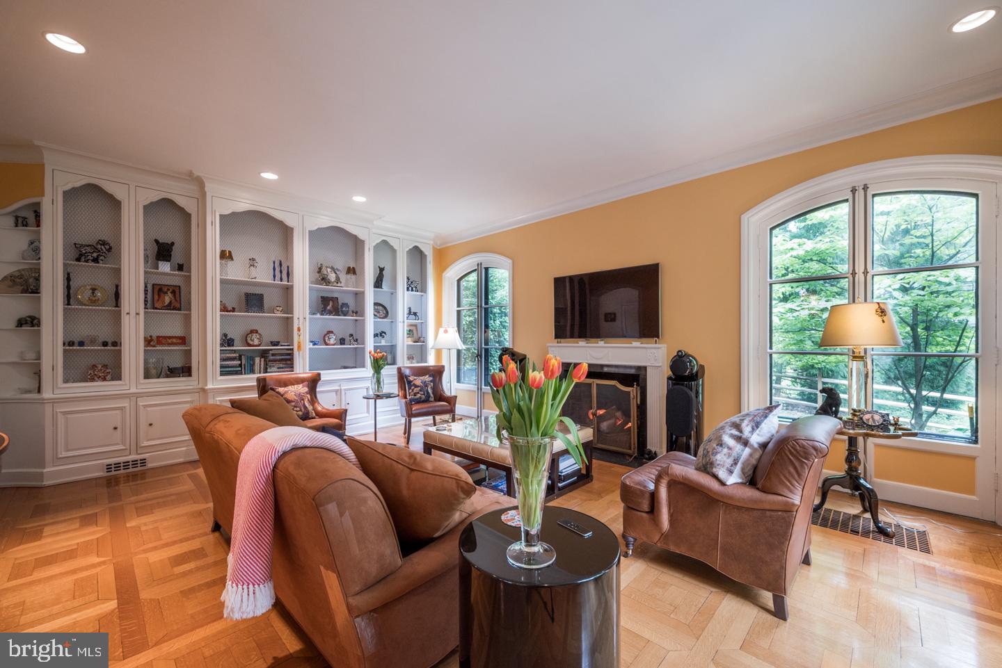 SPRING MILL - Residential