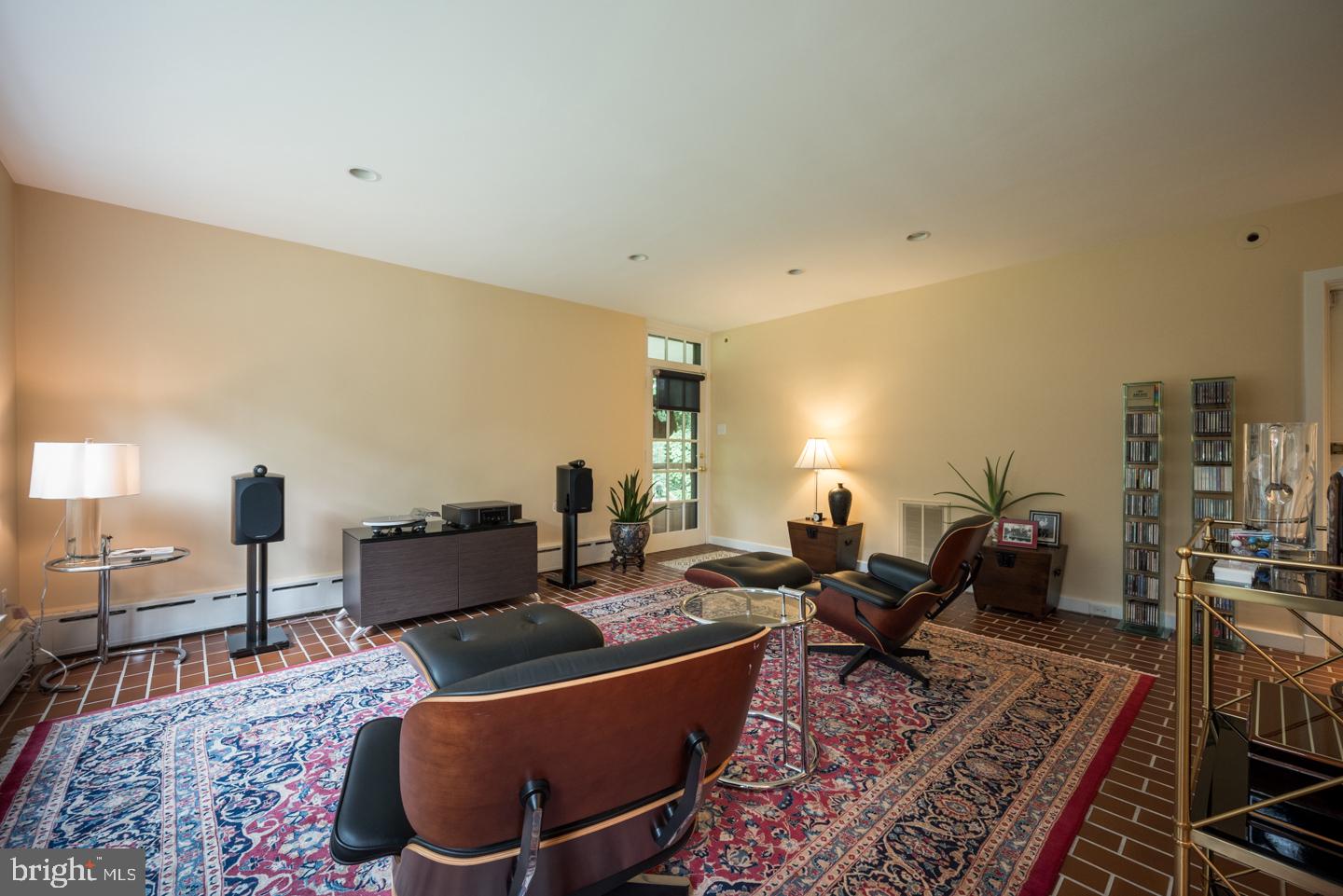 SPRING MILL - Residential