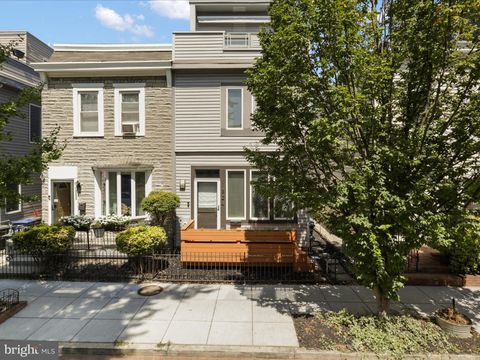 Photo of 1524 Gales Street NE, WASHINGTON, DC 20002 (MLS # DCDC2224612) Photo of 1524 Gales Street NE, WASHINGTON, DC 20002 (MLS # DCDC2224612)