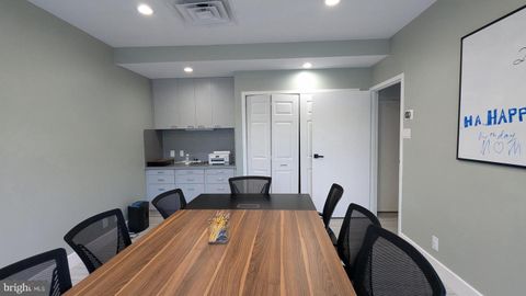 Photo of 6800 Fleetwood Road #102, MCLEAN, VA 22101 (MLS # VAFX2314248)