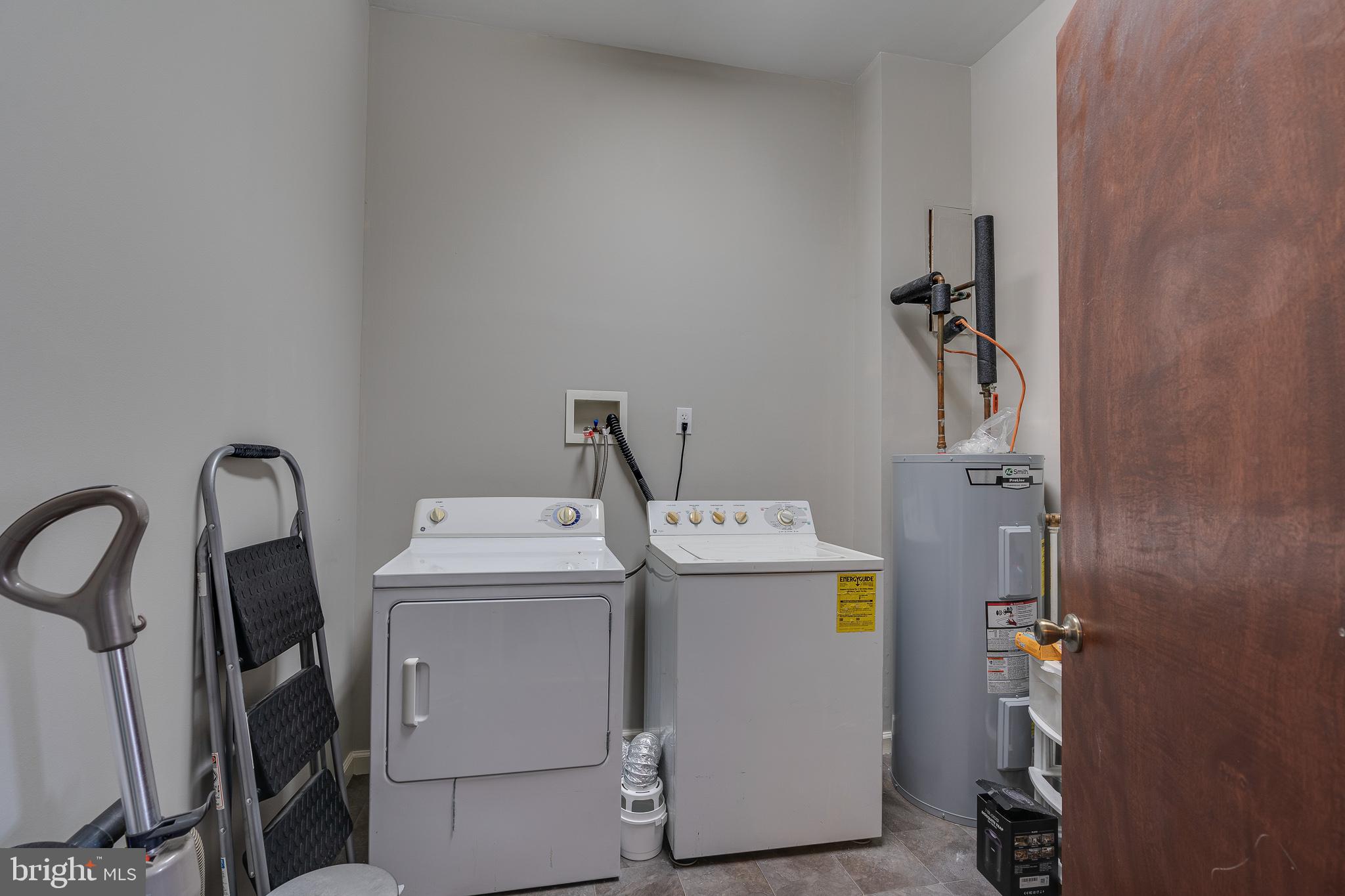 NEWBOLD - Commercial Sale