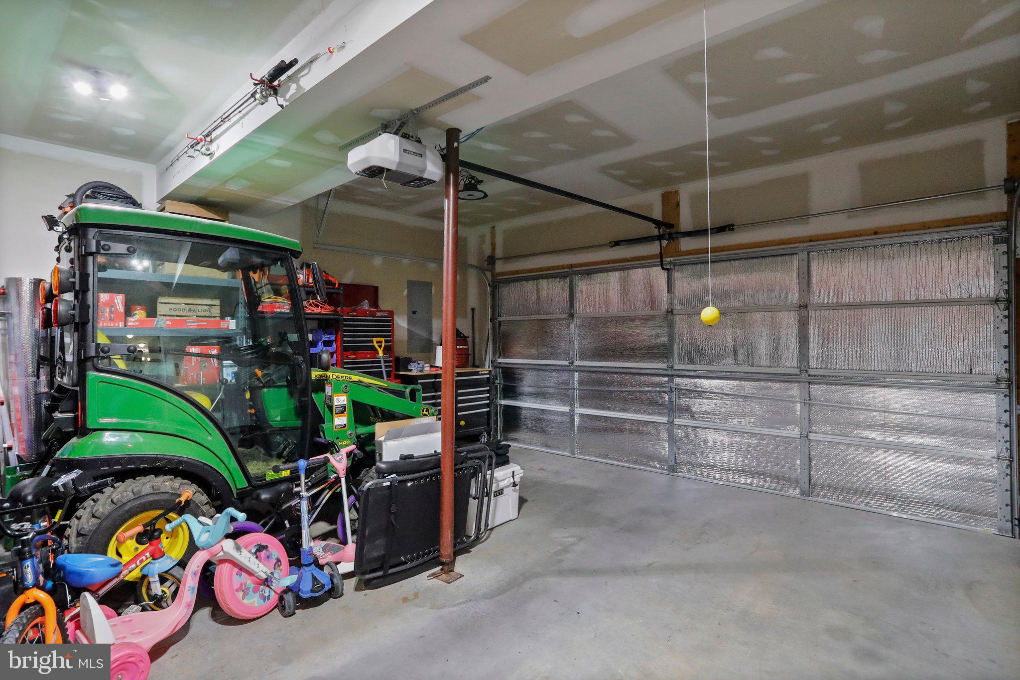 CRESTFIELD - Residential