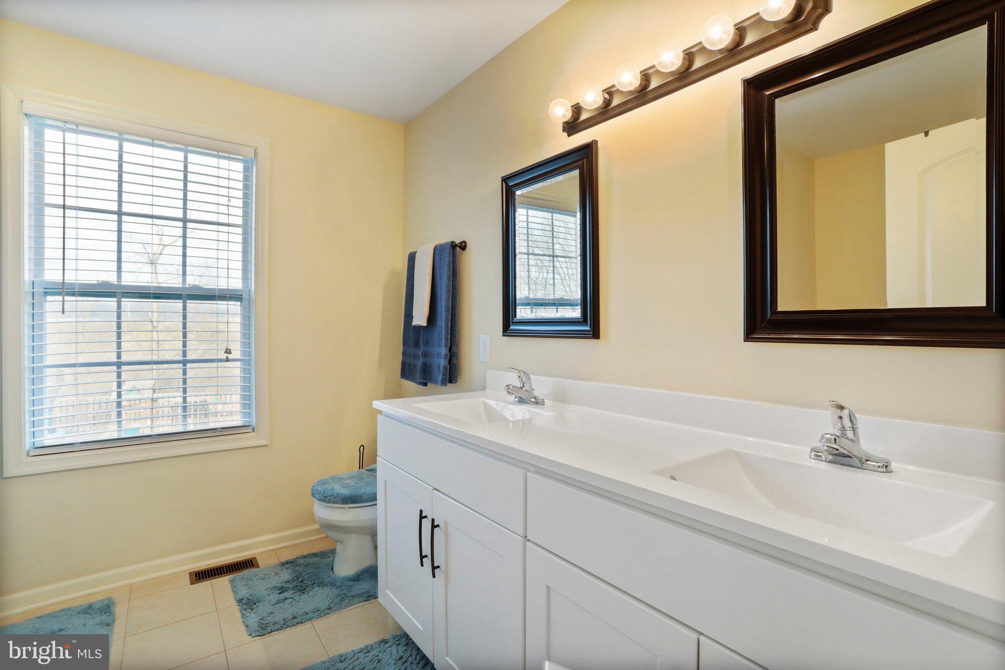 CRESTFIELD - Residential