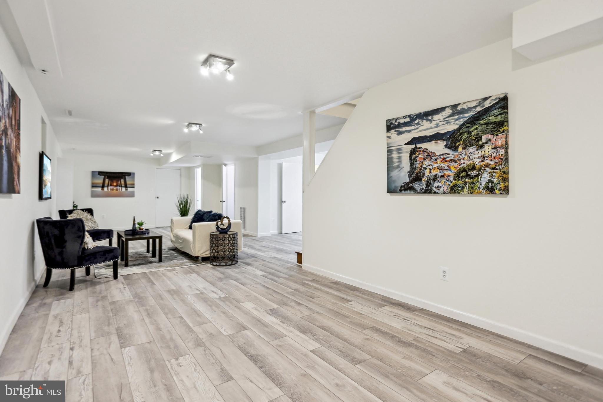 TEMPLE HILLS - Residential