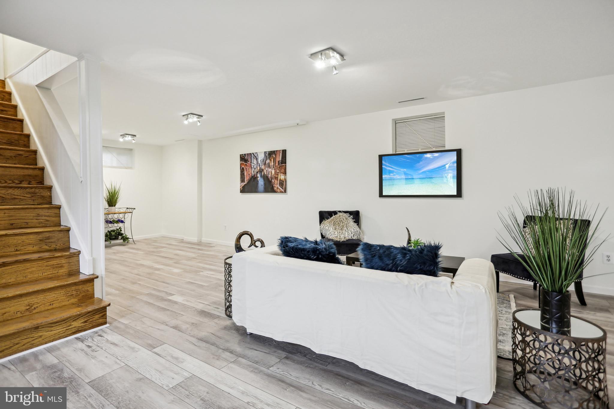 TEMPLE HILLS - Residential