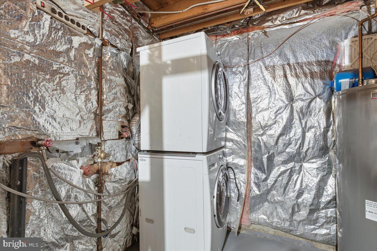 OLDE FACTORY - Residential Lease