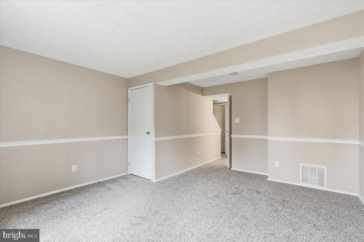 OLDE FACTORY - Residential Lease