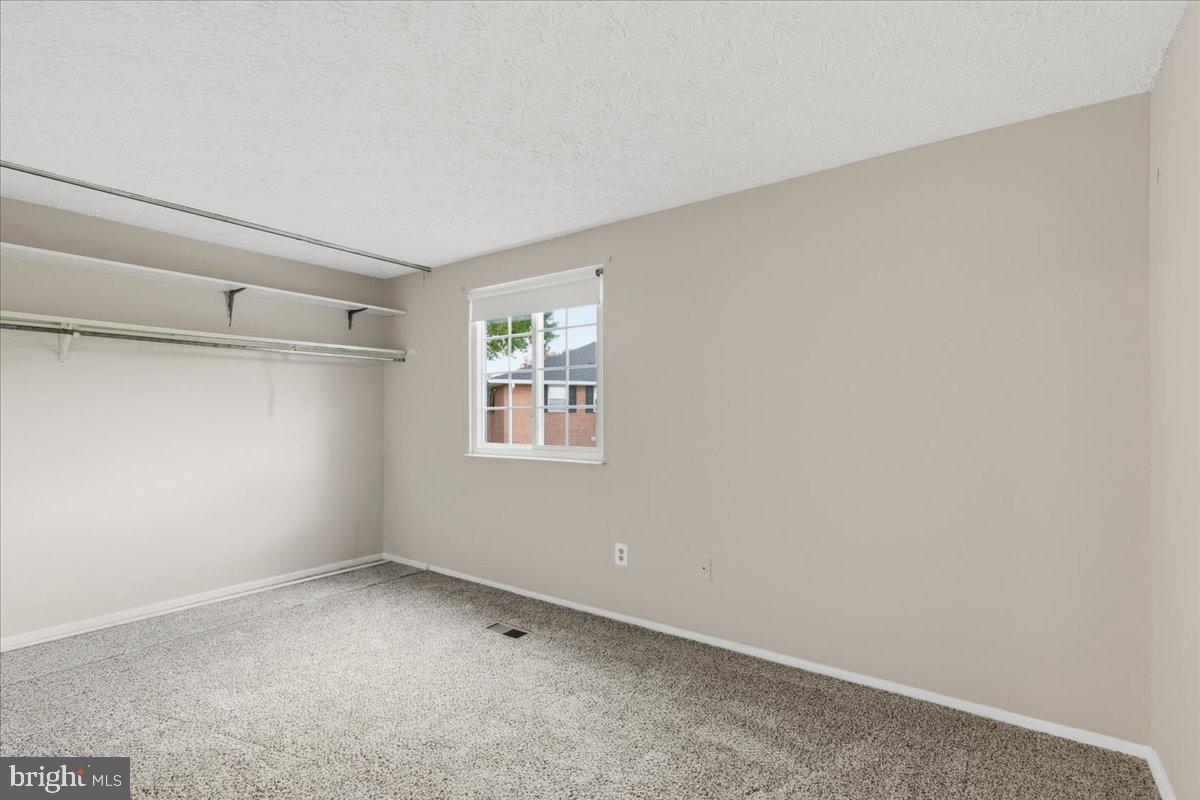 OLDE FACTORY - Residential Lease