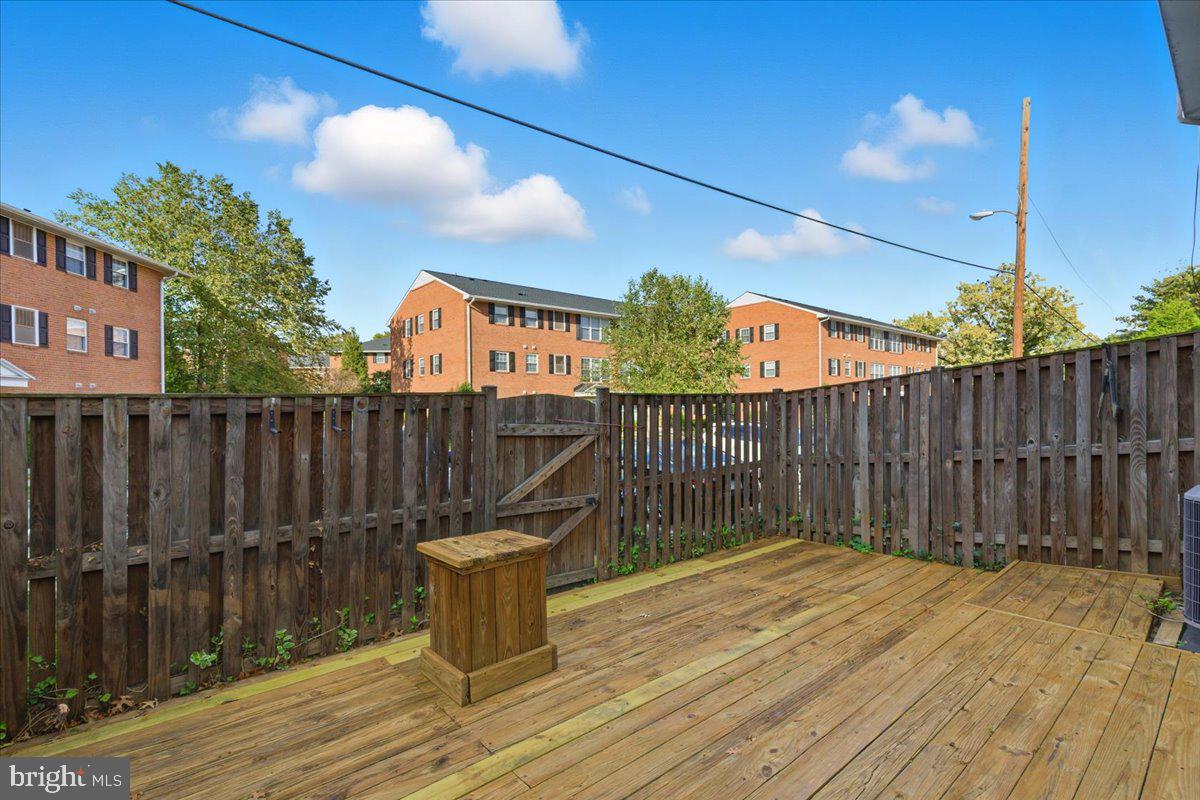 OLDE FACTORY - Residential Lease