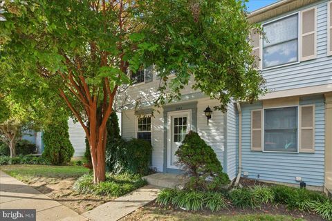 2832 S MEADE STREET ARLINGTON VA 22206