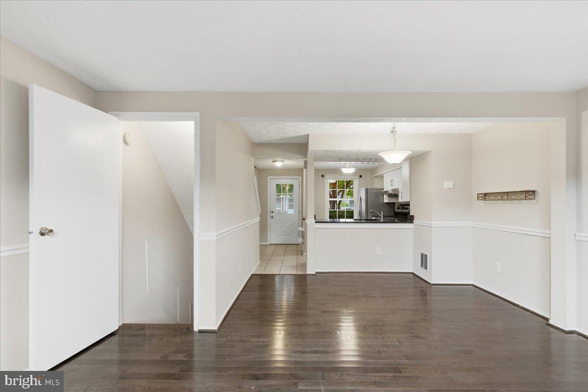 OLDE FACTORY - Residential Lease