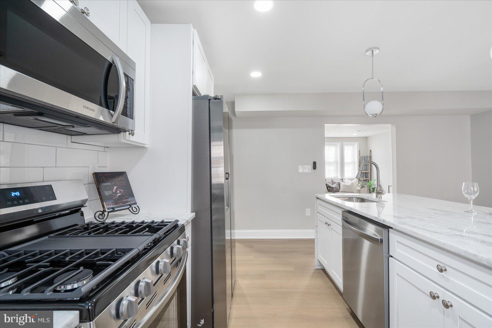 ACADEMY HEIGHTS - Residential