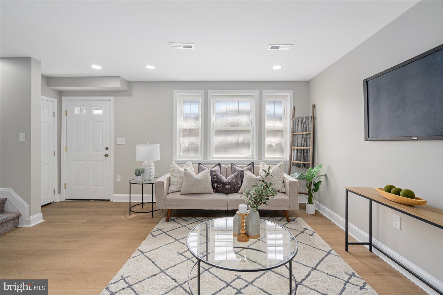 ACADEMY HEIGHTS - Residential