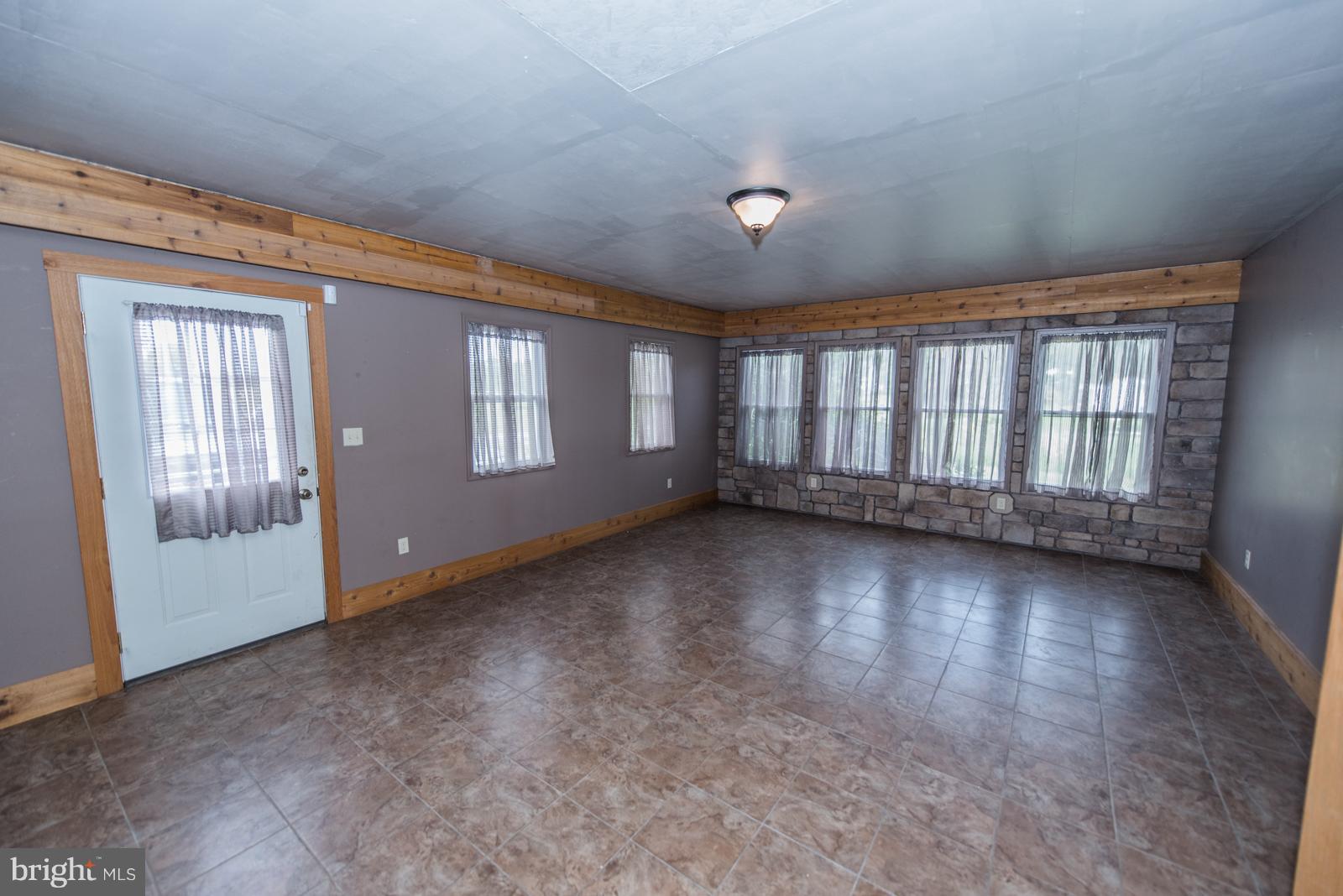 VANCLEVESVILLE - Residential